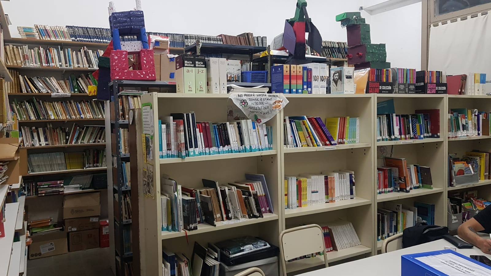 Biblioteca ISFD 39 - Imagen 2