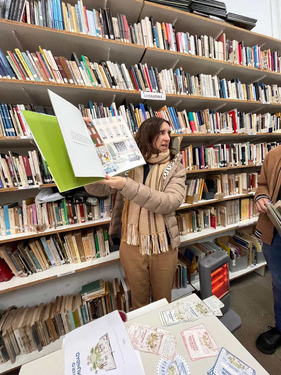Biblioteca ISFD 39 - Imagen 3